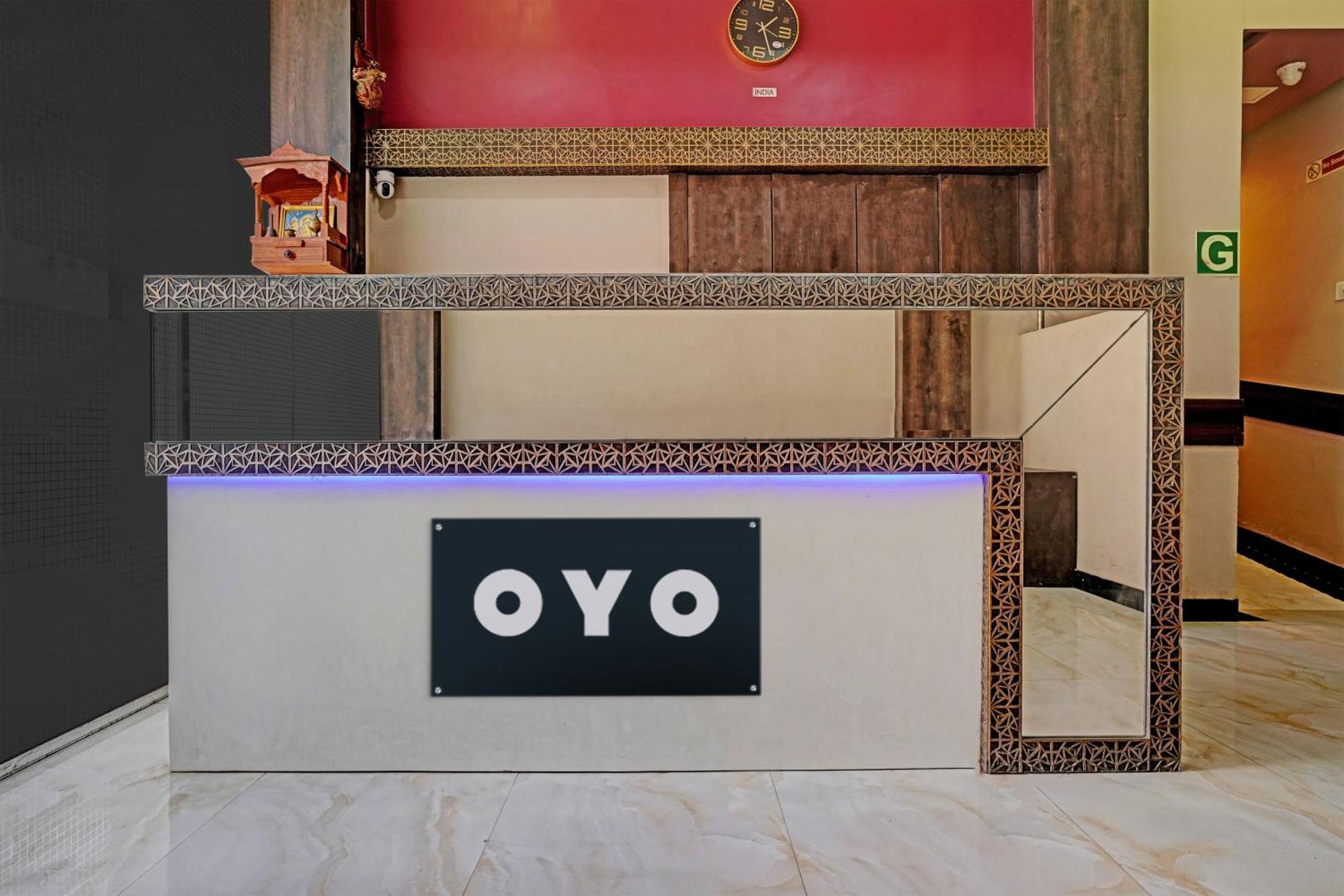 מומביי Oyo Hotel Blue Sapphire Residency Near Chhatrapati Shivaji International Airport מראה חיצוני תמונה