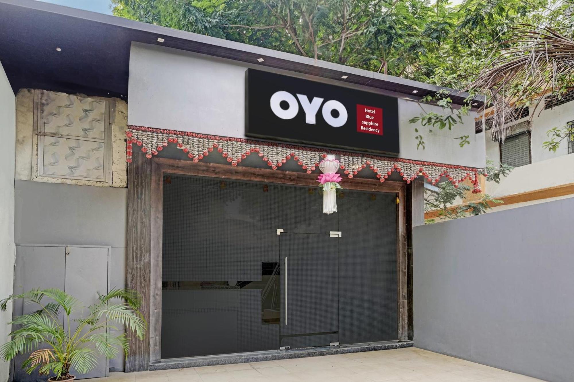 מומביי Oyo Hotel Blue Sapphire Residency Near Chhatrapati Shivaji International Airport מראה חיצוני תמונה