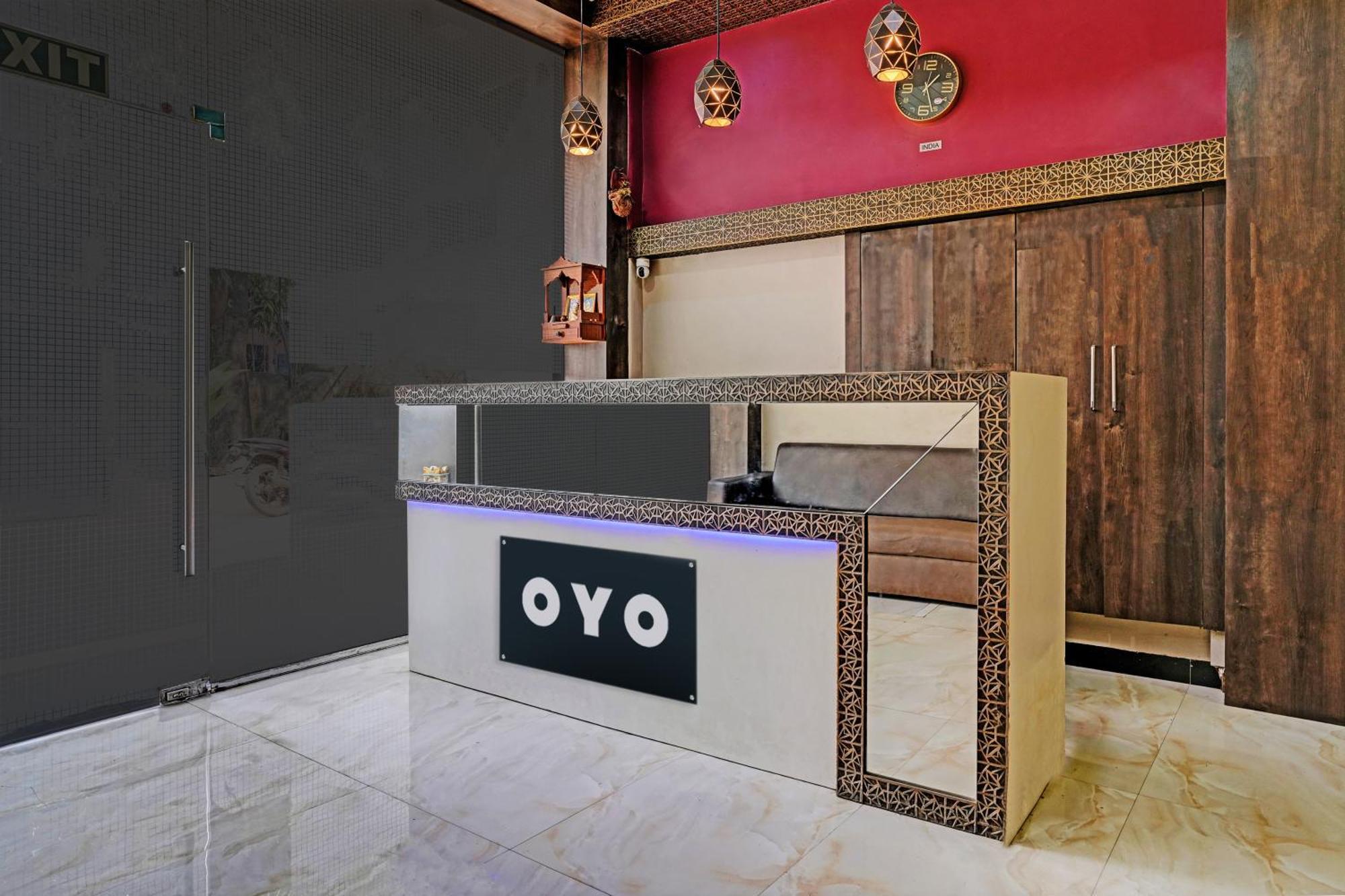 מומביי Oyo Hotel Blue Sapphire Residency Near Chhatrapati Shivaji International Airport מראה חיצוני תמונה