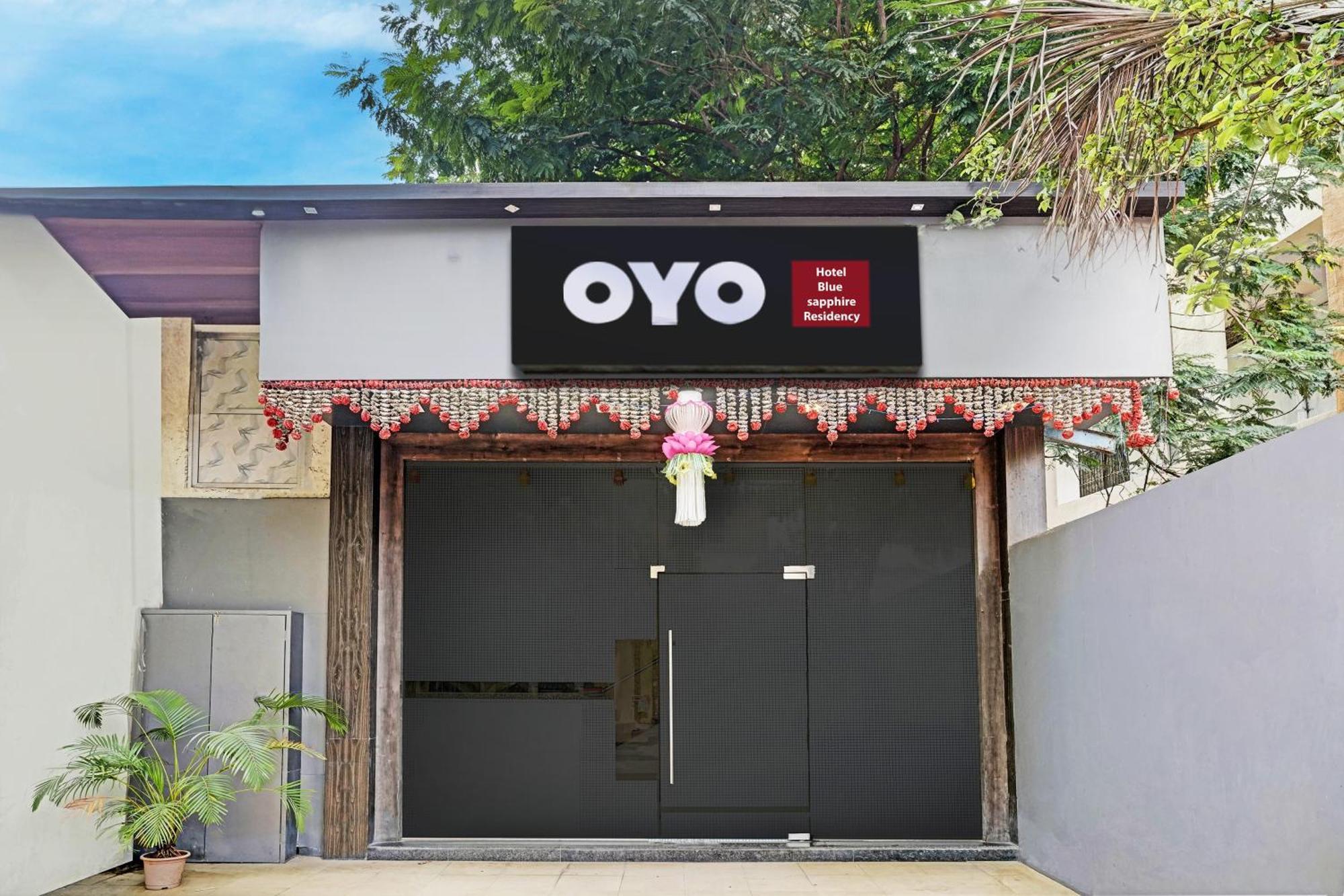 מומביי Oyo Hotel Blue Sapphire Residency Near Chhatrapati Shivaji International Airport מראה חיצוני תמונה