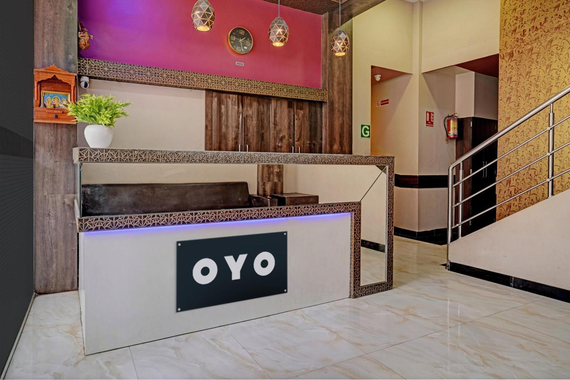 מומביי Oyo Hotel Blue Sapphire Residency Near Chhatrapati Shivaji International Airport מראה חיצוני תמונה